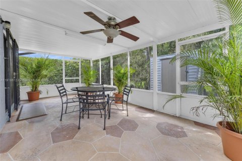 Casa en alquiler en Miami, Florida, 3 dormitorios, 123.28 m2 № 1973269 - foto 21