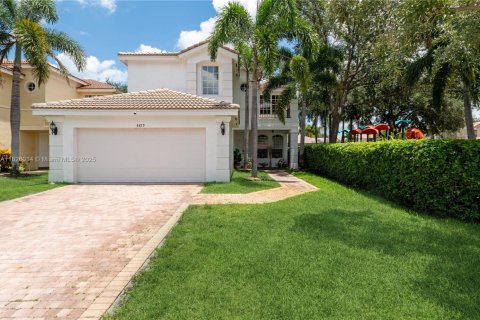 House in Boynton Beach, Florida 4 bedrooms, 233.65 sq.m. № 1799339 - photo 1