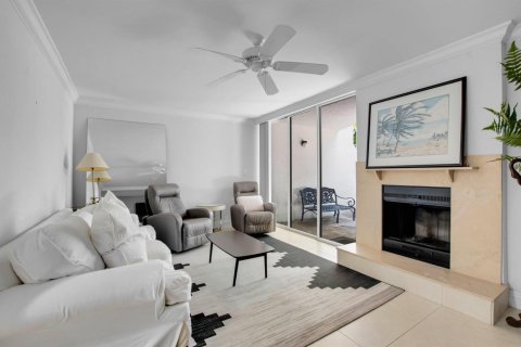 Townhouse in Hillsboro Beach, Florida 3 bedrooms, 264.21 sq.m. № 2180289 - photo 10