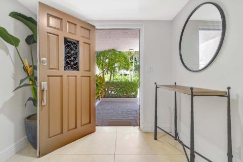 Townhouse in Hillsboro Beach, Florida 3 bedrooms, 264.21 sq.m. № 2180289 - photo 7