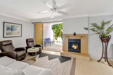 Townhouse in Hillsboro Beach, Florida 3 bedrooms, 264.21 sq.m. № 2180289 - photo 9