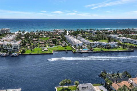 Adosado en Hillsboro Beach, Florida 3 dormitorios, 264.21 m2 № 2180289