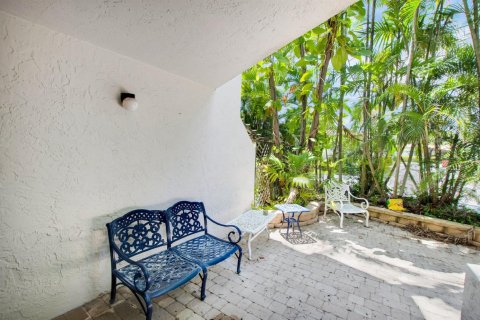 Townhouse in Hillsboro Beach, Florida 3 bedrooms, 264.21 sq.m. № 2180289 - photo 15