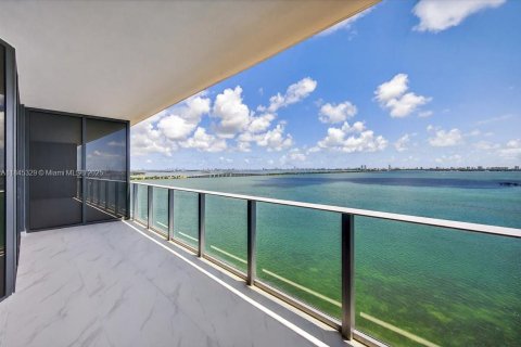 Condo in Miami, Florida, 3 bedrooms  № 1960986 - photo 18