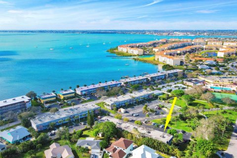 Condominio en venta en Fort Pierce, Florida, 1 dormitorio, 43.48 m2 № 998492 - foto 1