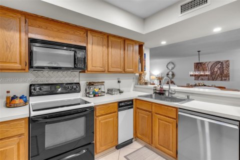 Touwnhouse à vendre à Miami, Floride: 3 chambres, 169.55 m2 № 2059120 - photo 13