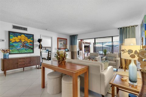 Touwnhouse à vendre à Miami, Floride: 3 chambres, 169.55 m2 № 2059120 - photo 10