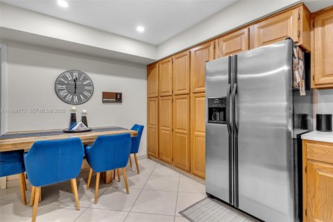 Touwnhouse à vendre à Miami, Floride: 3 chambres, 169.55 m2 № 2059120 - photo 12