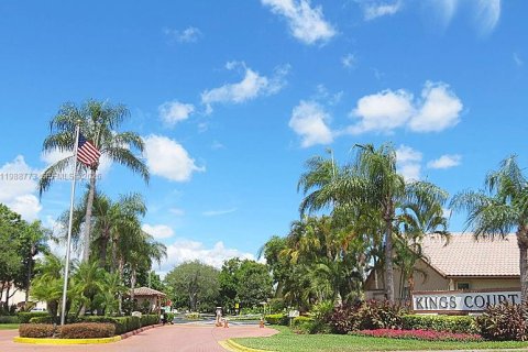 Touwnhouse à Miami, Floride 3 chambres, 169.55 m2 № 2059120