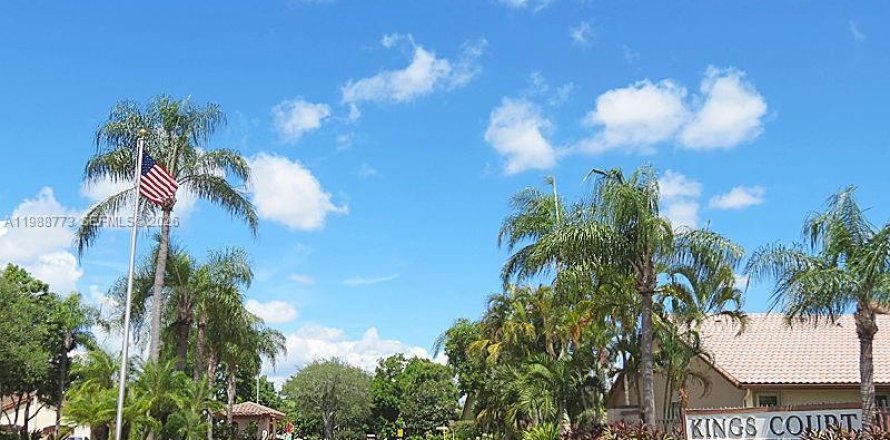 Touwnhouse à Miami, Floride 3 chambres, 169.55 m2 № 2059120