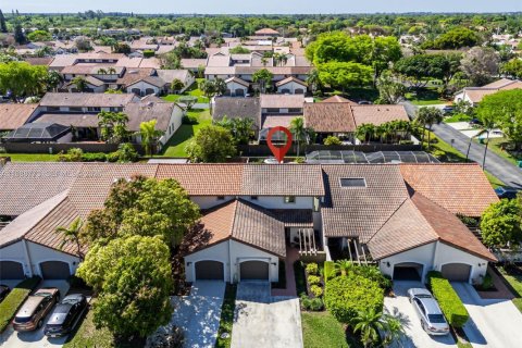 Touwnhouse à vendre à Miami, Floride: 3 chambres, 169.55 m2 № 2059120 - photo 4