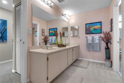 Touwnhouse à vendre à Miami, Floride: 3 chambres, 169.55 m2 № 2059120 - photo 20