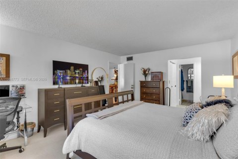 Touwnhouse à vendre à Miami, Floride: 3 chambres, 169.55 m2 № 2059120 - photo 26