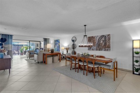 Touwnhouse à vendre à Miami, Floride: 3 chambres, 169.55 m2 № 2059120 - photo 6