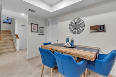 Touwnhouse à vendre à Miami, Floride: 3 chambres, 169.55 m2 № 2059120 - photo 16