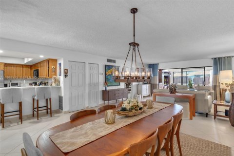 Touwnhouse à vendre à Miami, Floride: 3 chambres, 169.55 m2 № 2059120 - photo 8