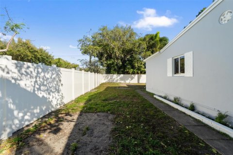 Villa ou maison à vendre à North Miami Beach, Floride: 3 chambres, 124.67 m2 № 1999144 - photo 7