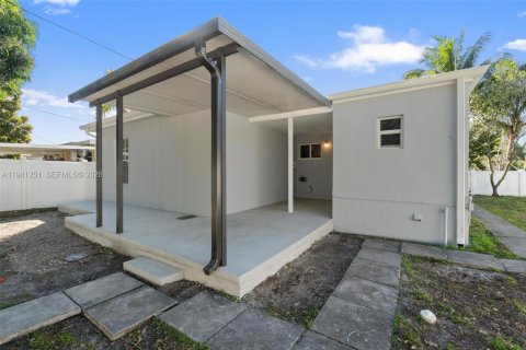 Villa ou maison à vendre à North Miami Beach, Floride: 3 chambres, 124.67 m2 № 1999144 - photo 11