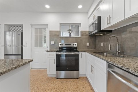 Villa ou maison à vendre à North Miami Beach, Floride: 3 chambres, 124.67 m2 № 1999144 - photo 25