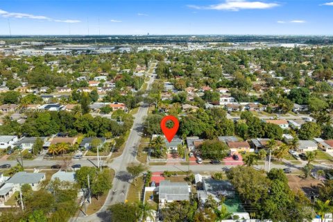 Villa ou maison à vendre à North Miami Beach, Floride: 3 chambres, 124.67 m2 № 1999144 - photo 3