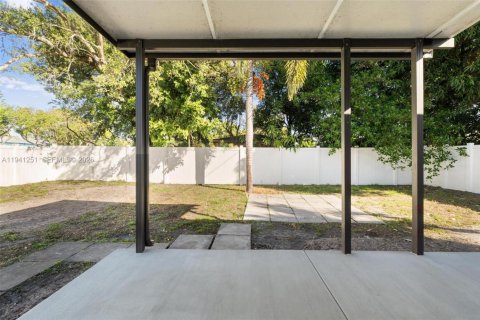 Villa ou maison à vendre à North Miami Beach, Floride: 3 chambres, 124.67 m2 № 1999144 - photo 12