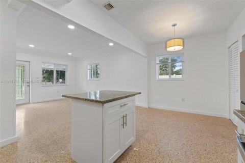 Villa ou maison à vendre à North Miami Beach, Floride: 3 chambres, 124.67 m2 № 1999144 - photo 23