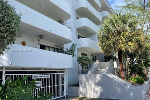 Copropriété à louer à Miami Beach, Floride: 2 chambres, 98.29 m2 № 1986594 - photo 1