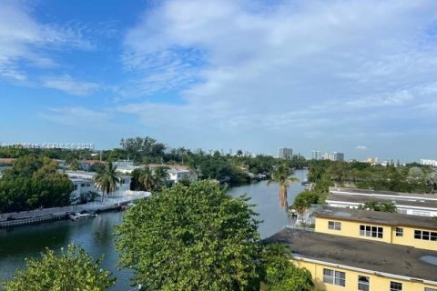 Copropriété à louer à Miami Beach, Floride: 2 chambres, 98.29 m2 № 1986594 - photo 13