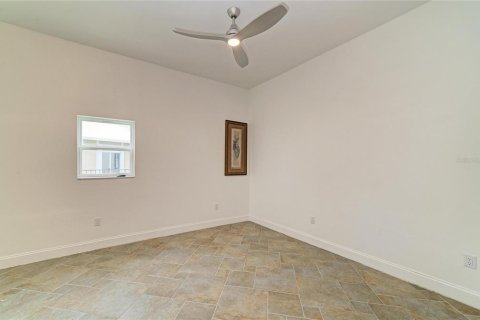 House in Englewood, Florida 3 bedrooms, 158.58 sq.m. № 2258412 - photo 26