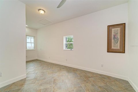 House in Englewood, Florida 3 bedrooms, 158.58 sq.m. № 2258412 - photo 27