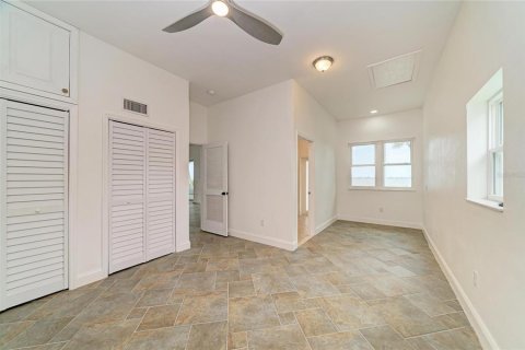 House in Englewood, Florida 3 bedrooms, 158.58 sq.m. № 2258412 - photo 28