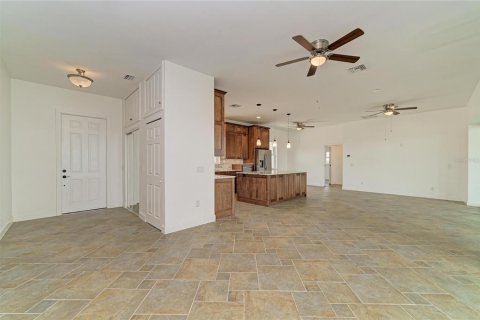 House in Englewood, Florida 3 bedrooms, 158.58 sq.m. № 2258412 - photo 13