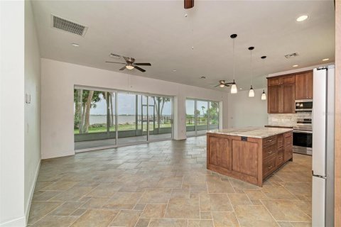 House in Englewood, Florida 3 bedrooms, 158.58 sq.m. № 2258412 - photo 24