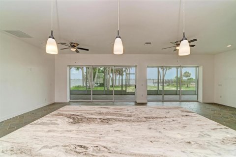 House in Englewood, Florida 3 bedrooms, 158.58 sq.m. № 2258412 - photo 20