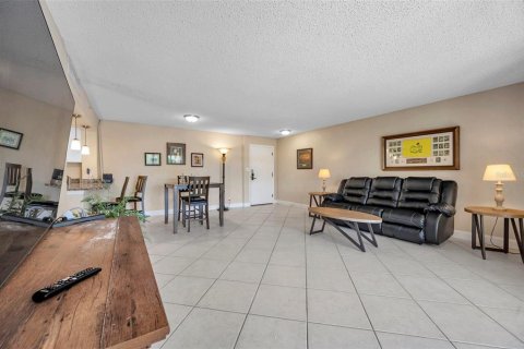 Condominio en venta en Palm Harbor, Florida, 1 dormitorio, 76.64 m2 № 1586034 - foto 8