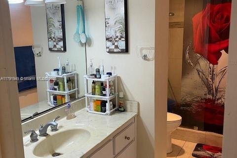 Condo in Hollywood, Florida, 2 bedrooms  № 1861338 - photo 17