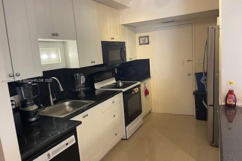 Condo in Hollywood, Florida, 2 bedrooms  № 1861338 - photo 14