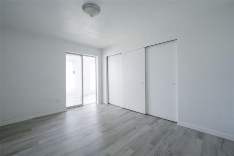 Купить кондоминиум в Кеннет-Сити, Флорида 6 комнат, 77.57м2, № 1914446 - фото 8