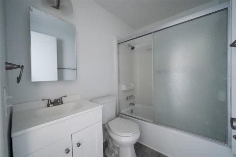 Купить кондоминиум в Кеннет-Сити, Флорида 6 комнат, 77.57м2, № 1914446 - фото 11