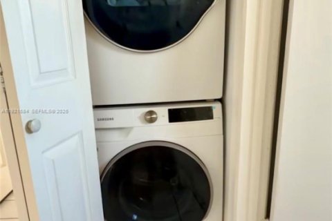 Copropriété à vendre à Miami Beach, Floride: 3 chambres, 82.22 m2 № 1983637 - photo 9