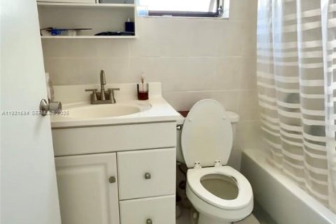 Copropriété à vendre à Miami Beach, Floride: 3 chambres, 82.22 m2 № 1983637 - photo 10