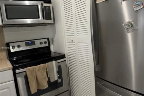 Copropriété à vendre à Miami Beach, Floride: 3 chambres, 82.22 m2 № 1983637 - photo 6