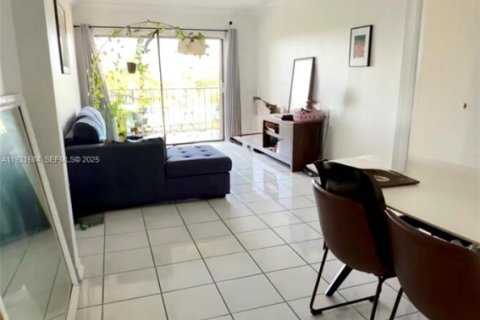 Copropriété à vendre à Miami Beach, Floride: 3 chambres, 82.22 m2 № 1983637 - photo 7