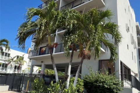 Copropriété à vendre à Miami Beach, Floride: 3 chambres, 82.22 m2 № 1983637 - photo 1
