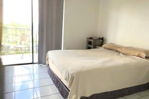 Copropriété à vendre à Miami Beach, Floride: 3 chambres, 82.22 m2 № 1983637 - photo 3