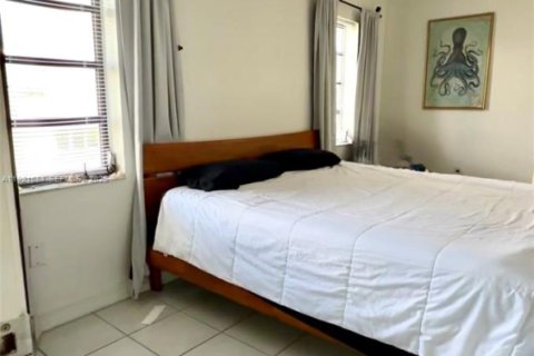 Copropriété à vendre à Miami Beach, Floride: 3 chambres, 82.22 m2 № 1983637 - photo 12