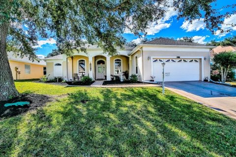 House in Leesburg, Florida 3 bedrooms, 212.65 sq.m. № 2202798 - photo 2