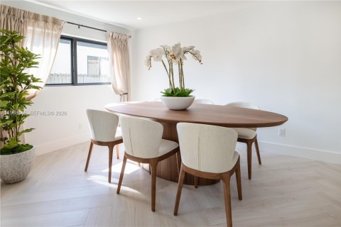 Casa en alquiler en Miami, Florida, 4 dormitorios, 226.31 m2 № 2081273 - foto 13