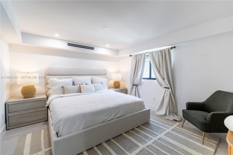 Casa en alquiler en Miami, Florida, 4 dormitorios, 226.31 m2 № 2081273 - foto 28