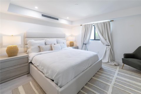 Casa en alquiler en Miami, Florida, 4 dormitorios, 226.31 m2 № 2081273 - foto 26